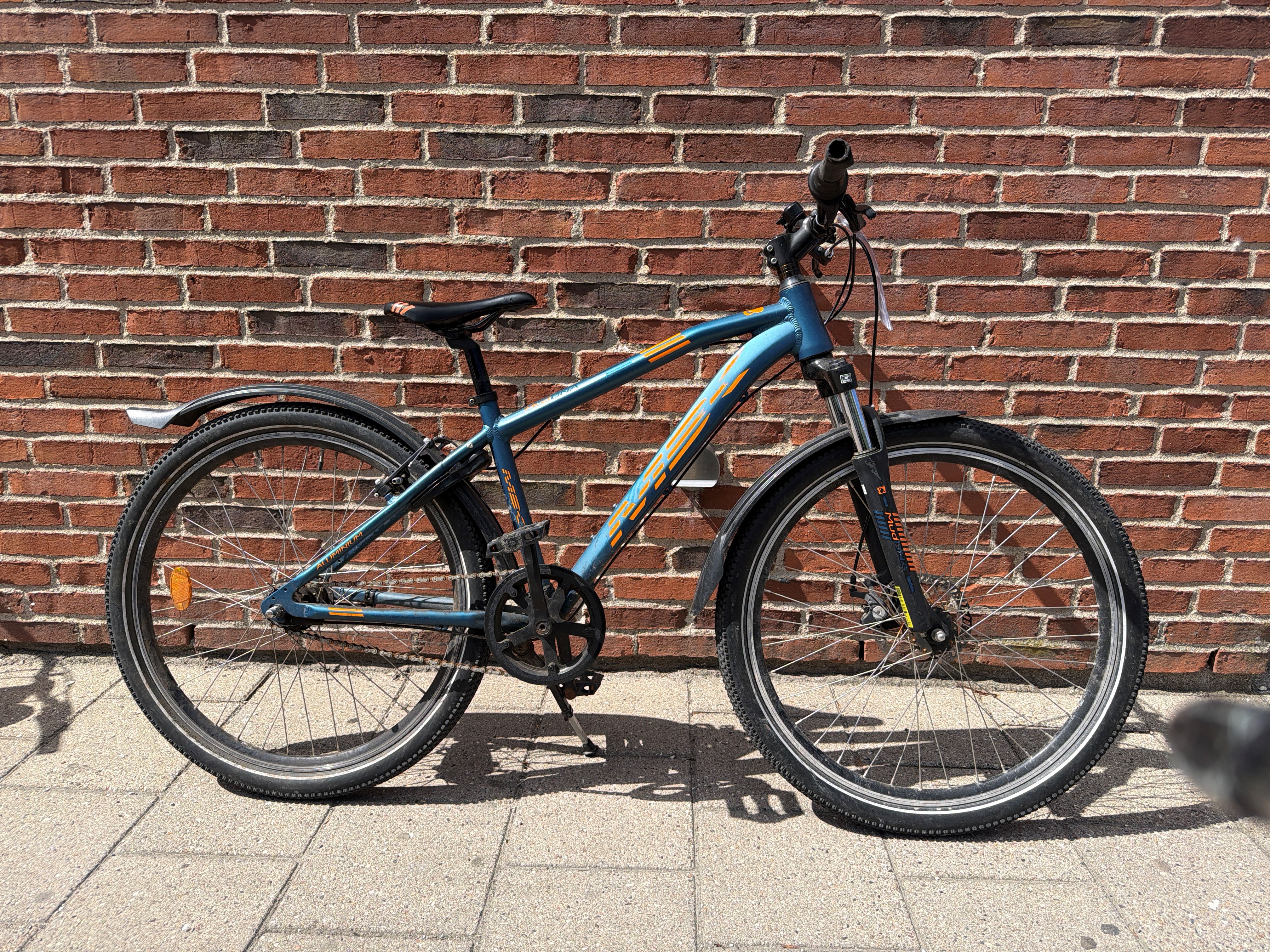 MBK Petroleumsblå Mud DNA 26" - 26"