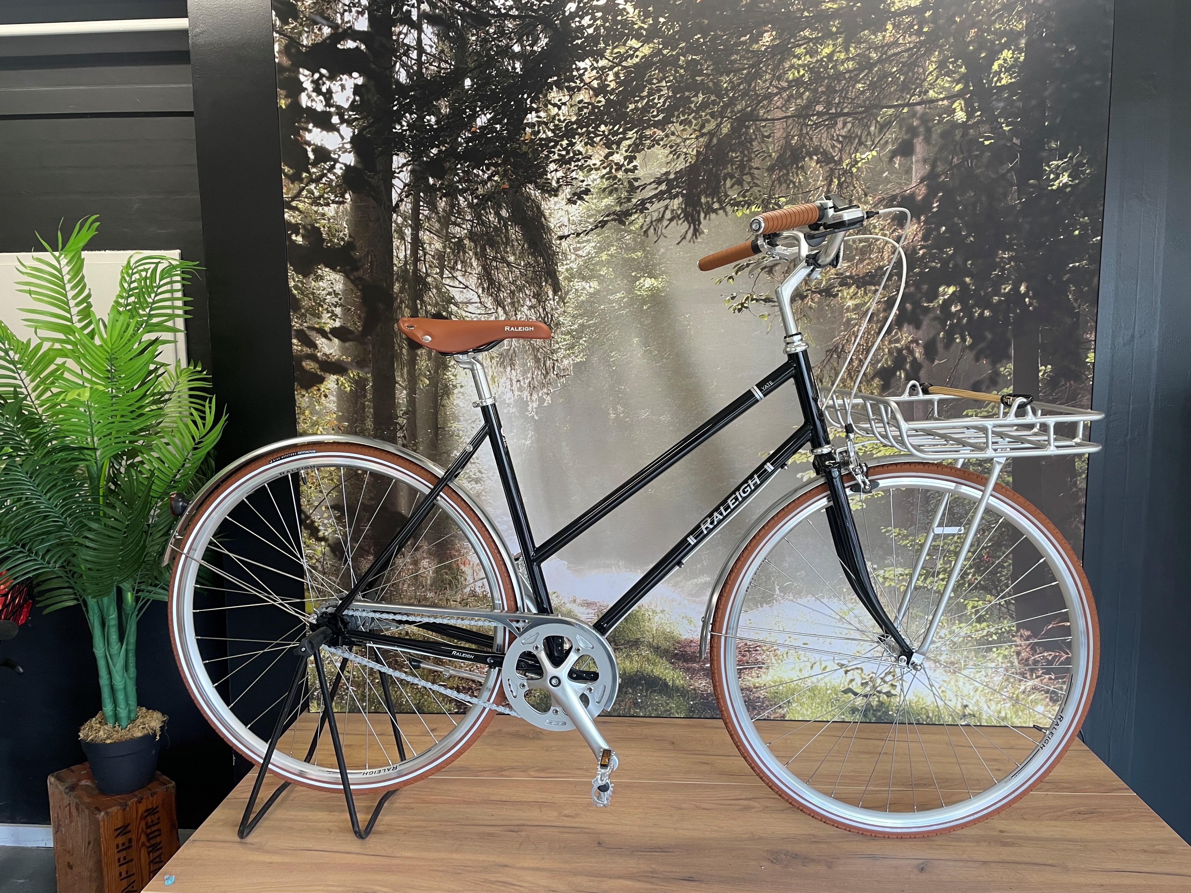 Raleigh Sort Yate Cargo Dame 52cm 7g Shimano Nexus fodbr. blank