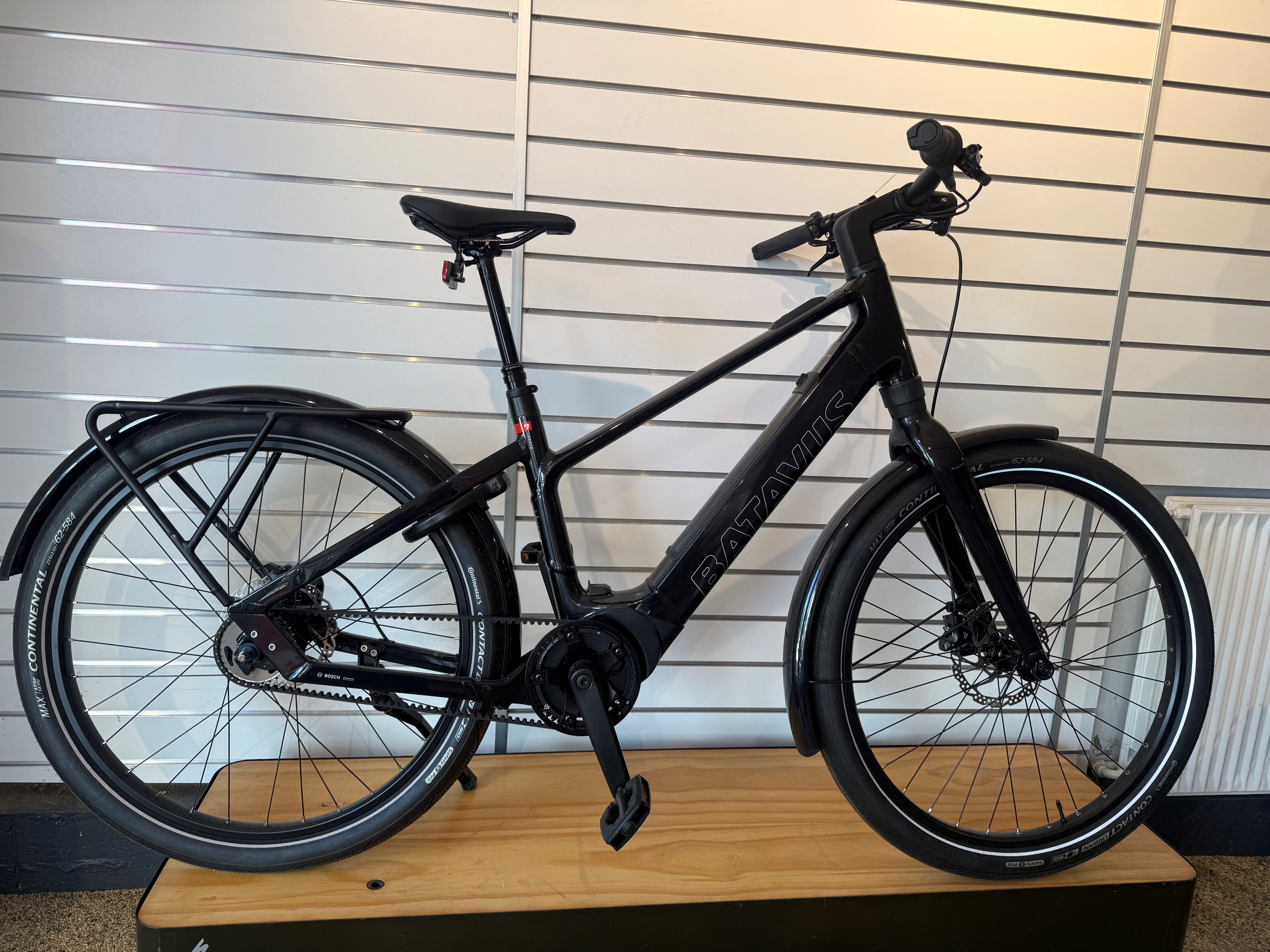 Batavus Nero Black Razer Exclusive - 44 cm