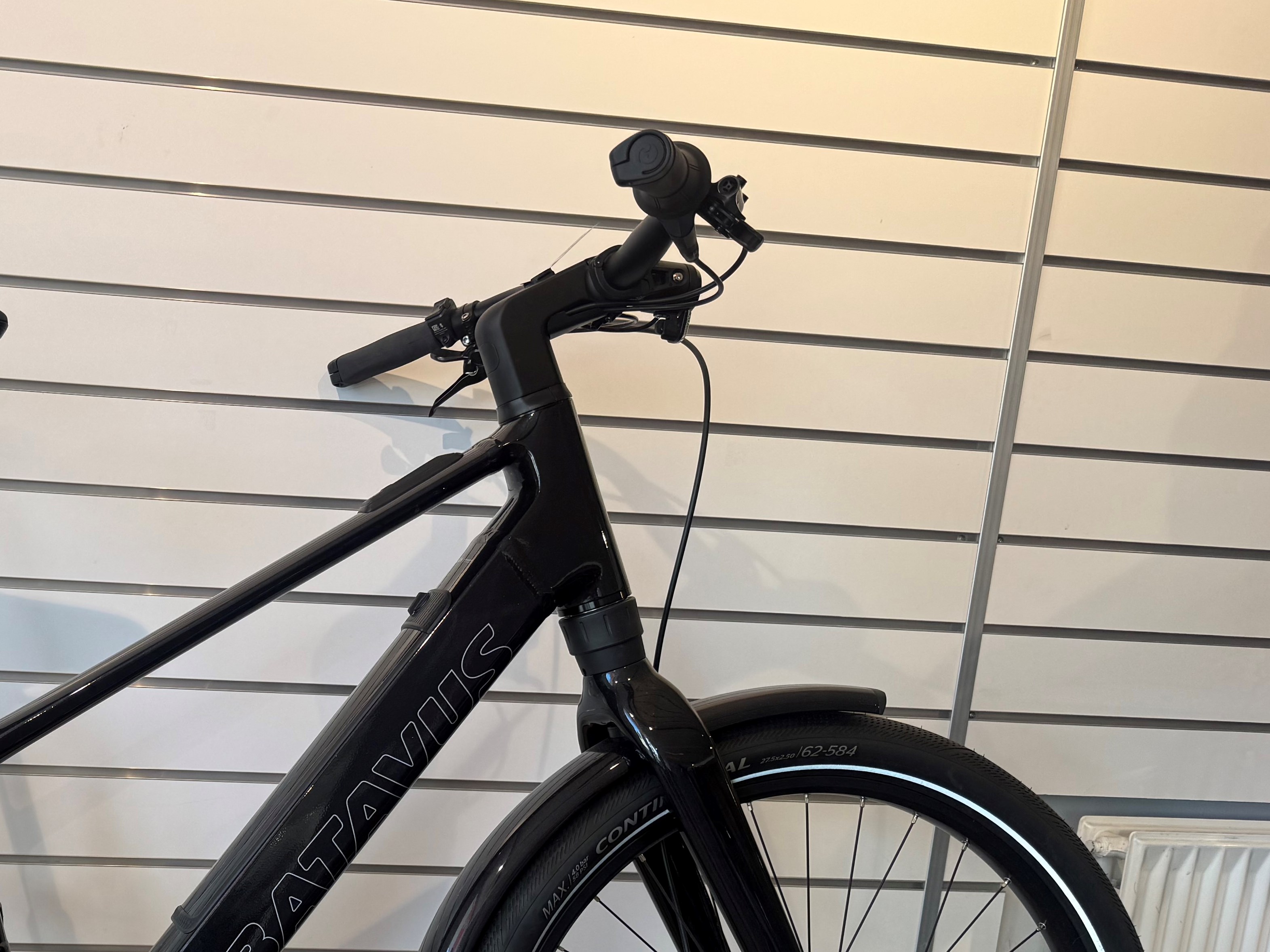 Batavus Nero Black Razer Exclusive - 44 cm