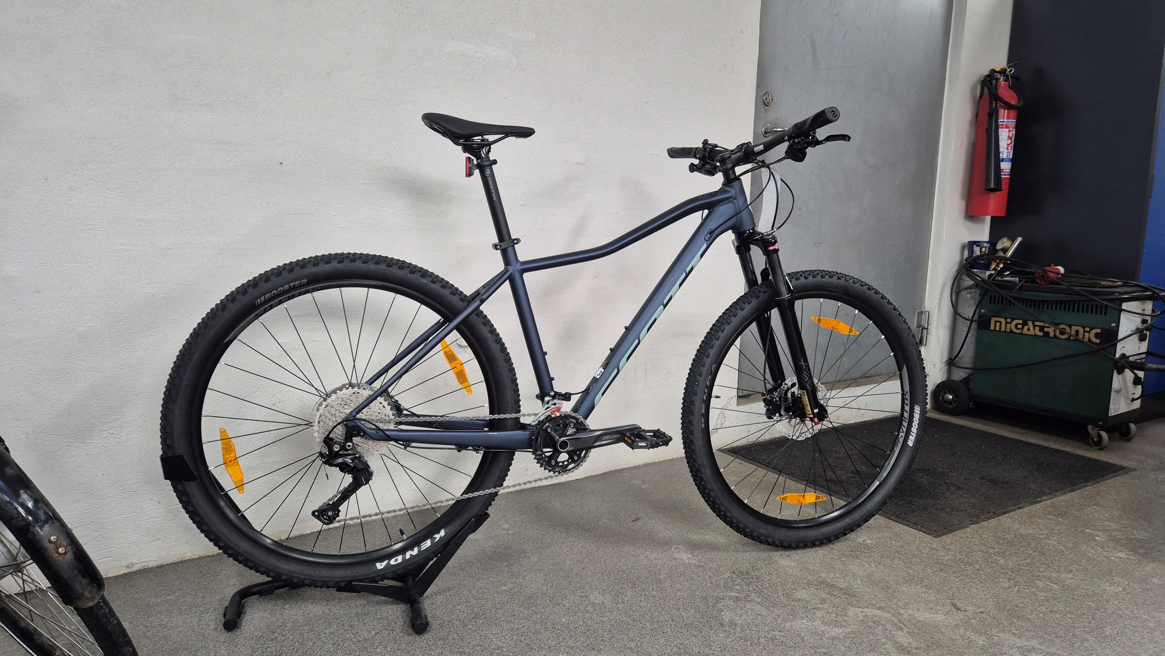 SCOTT Blå Contessa Active 10 - L (Hjulstr: 29")