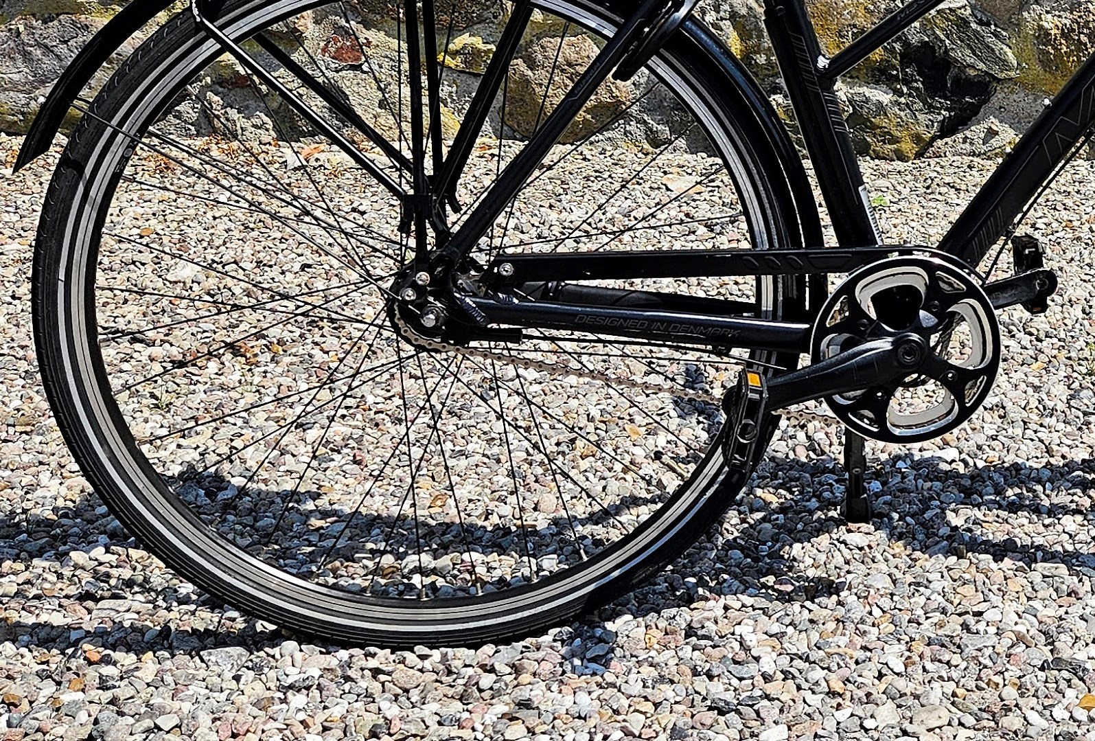 MBK Sort Genesis E1 - 55 cm