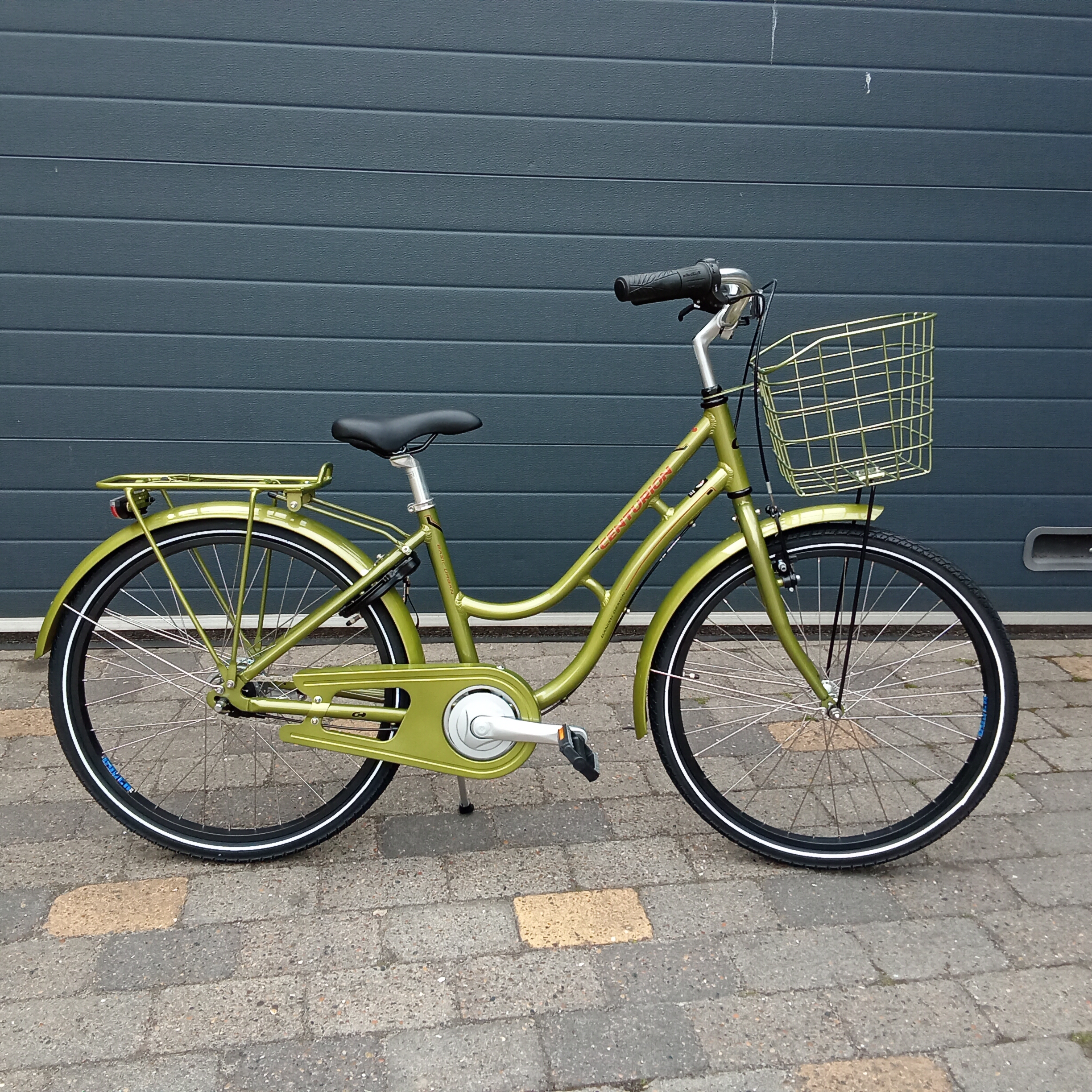 Basic Urban+ 24" - 24"